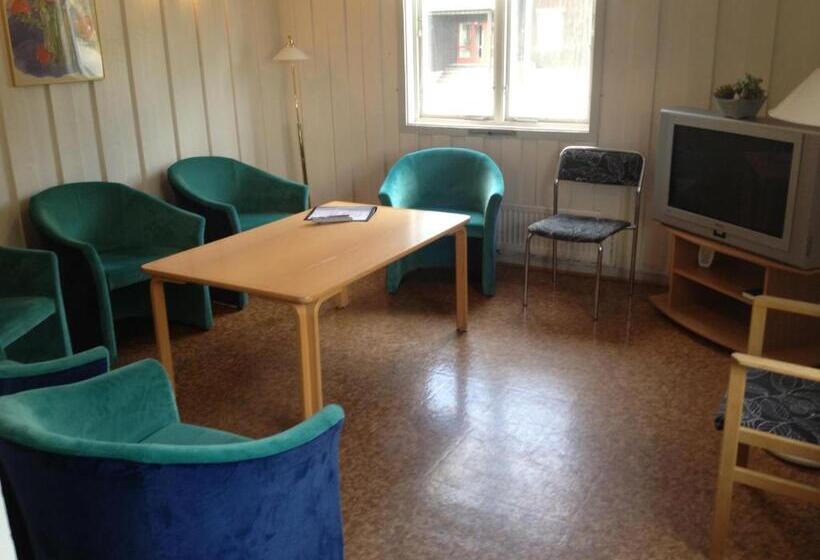标准三人间共用浴室, Källviken Semesterby