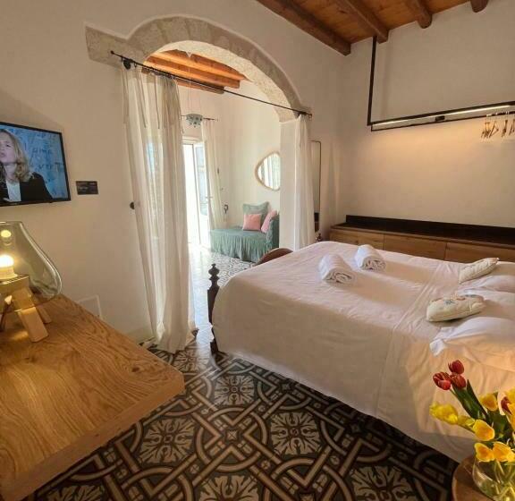 Superior Room with Terrace, Antico Mondo Rooms & Suites