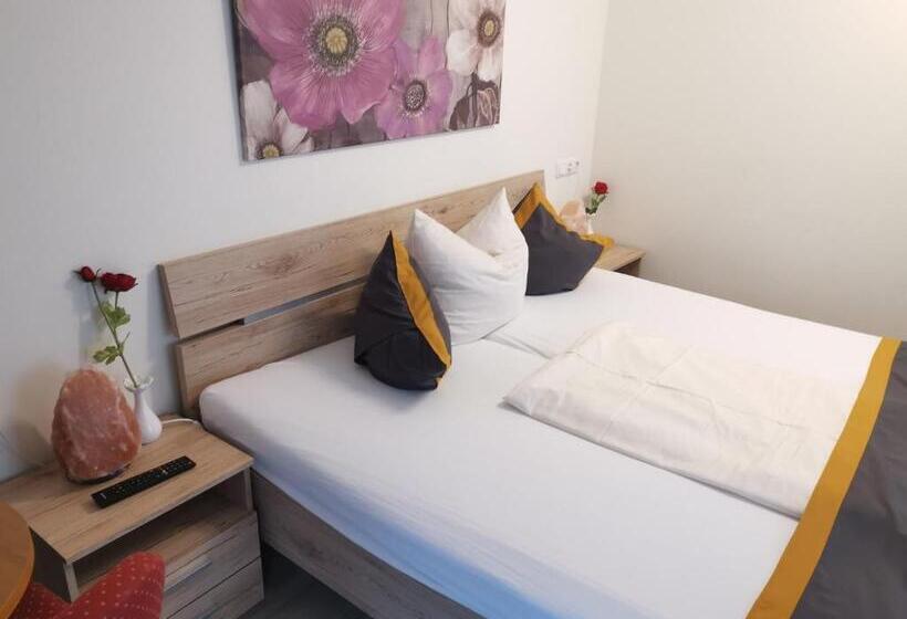 Номер Economy, Garni City