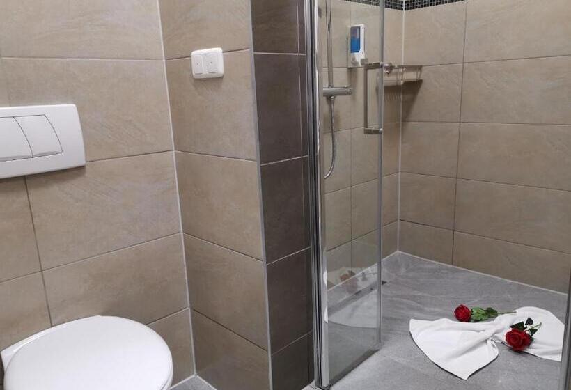 Family Suite, Garni City
