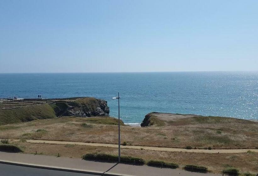 اتاق استاندارد با بالکن و چشم‌انداز دریا, La Corniche