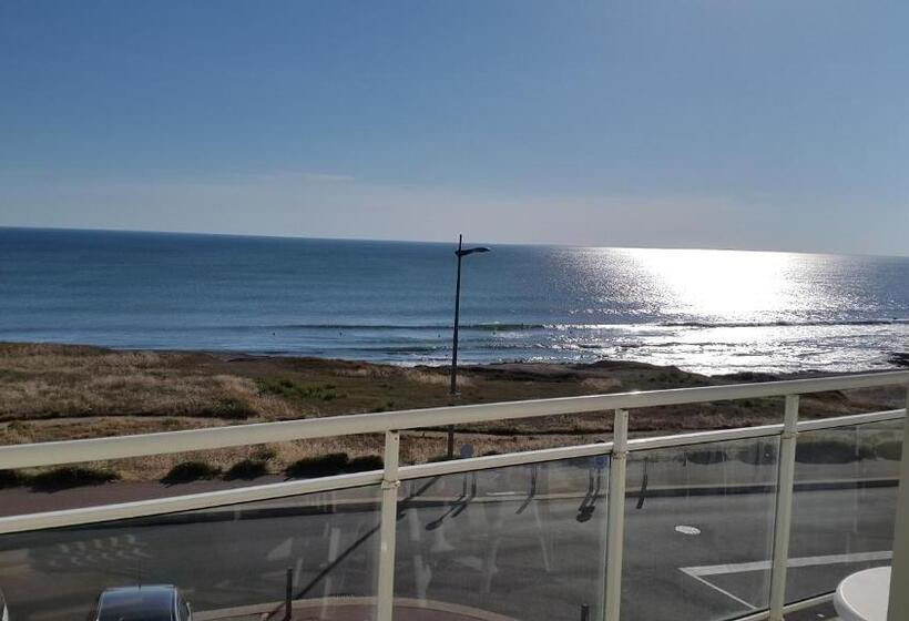 Triple Room Sea View, La Corniche