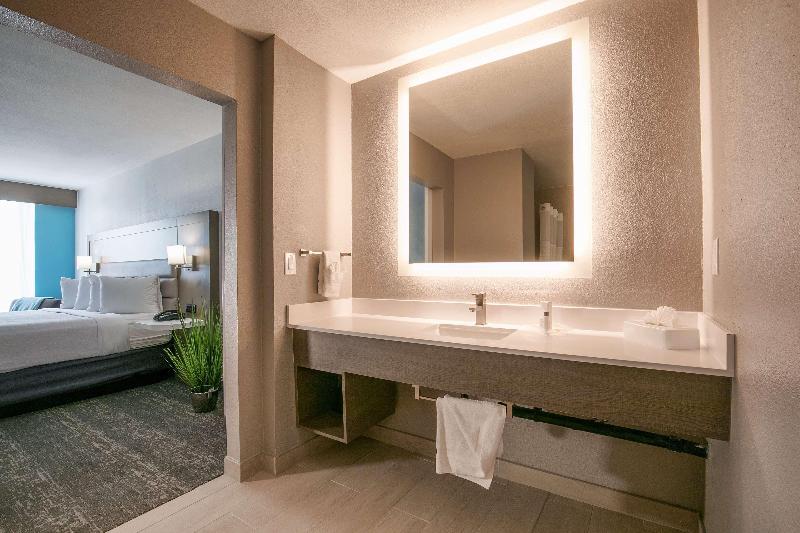 Люкс Адаптированный для Инвалидов, Holiday Inn Express And Suites South Hill, An Ihg