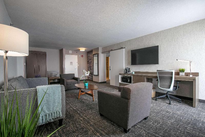 适合残疾人士使用的套间, Holiday Inn Express And Suites South Hill, An Ihg
