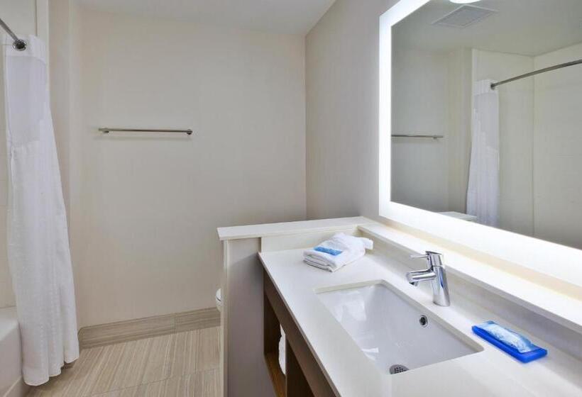 Номер Стандарт, Holiday Inn Express And Suites South Hill, An Ihg