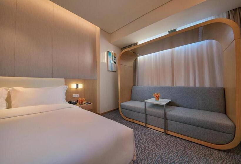 جناح, Holiday Inn Express Nantong Textile City, An Ihg