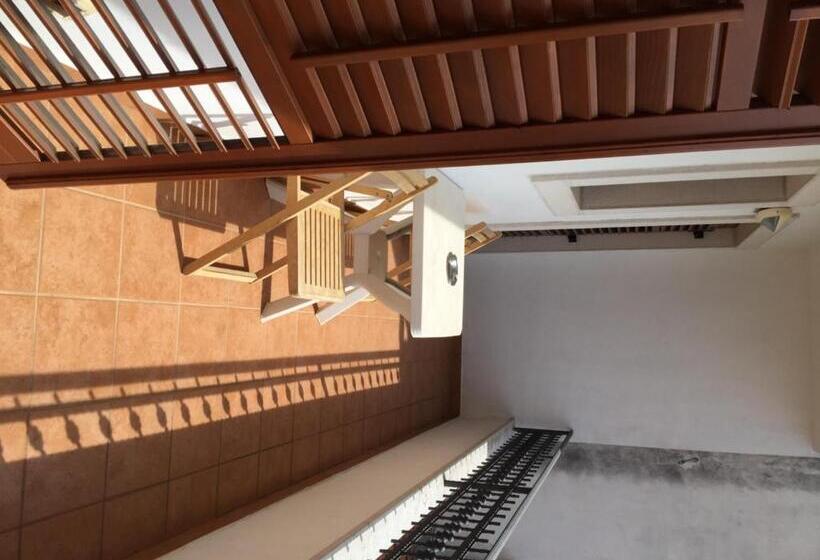 اتاق استاندارد چهارنفره با بالکن, Vera Bed And Breakfast