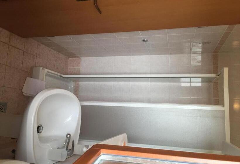 اتاق استاندارد چهارنفره با بالکن, Vera Bed And Breakfast