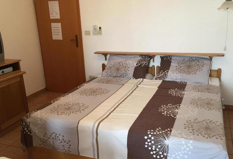 اتاق استاندارد با بالکن, Vera Bed And Breakfast