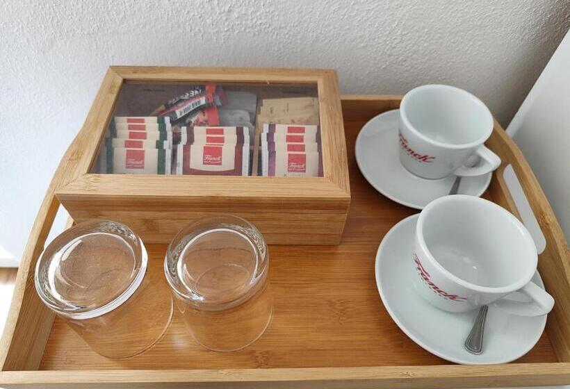 اتاق استاندارد چهارنفره با بالکن, Guest House Adria