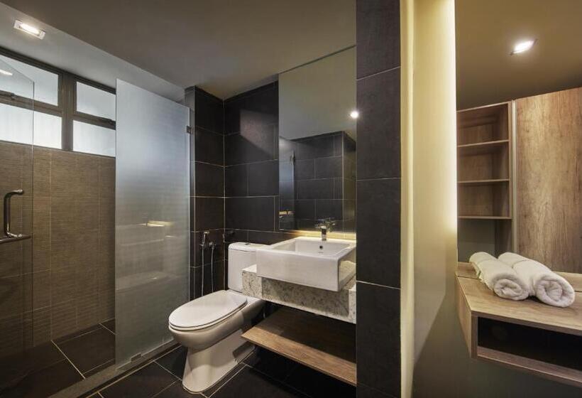 スイート, Tropics Eight Suites