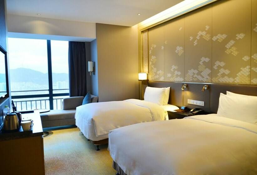 اتاق استاندارد با چشم‌انداز دریا, Hilton Yantai