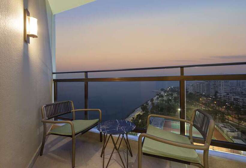 اتاق اجرایی با تخت بزرگ, Hilton Yantai