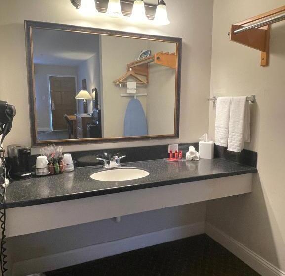 Номер Стандарт, Stagecoach Inn Woodville