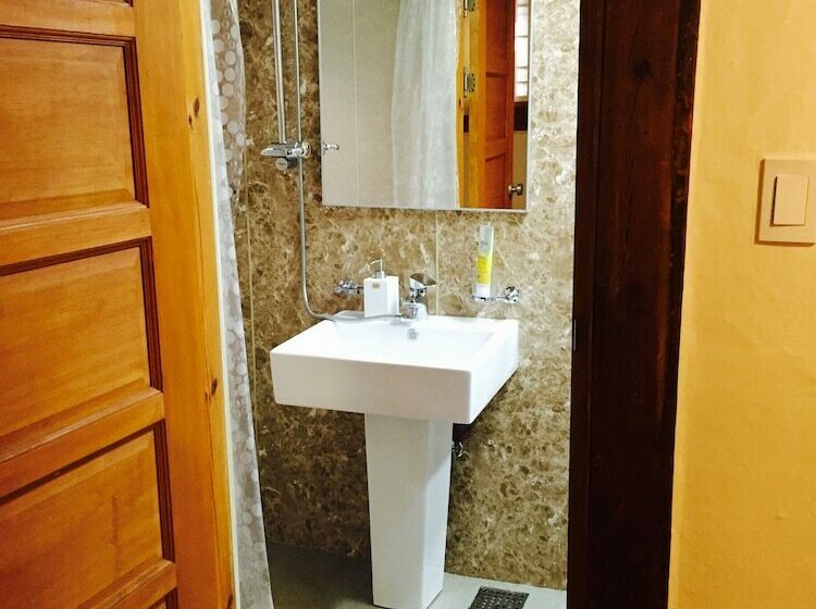 اتاق استاندارد, Hanok Got