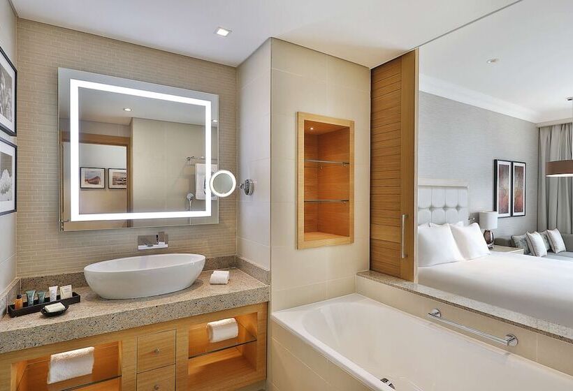 اتاق سوپریور با تخت بزرگ, Hilton Cabo Verde Sal Resort