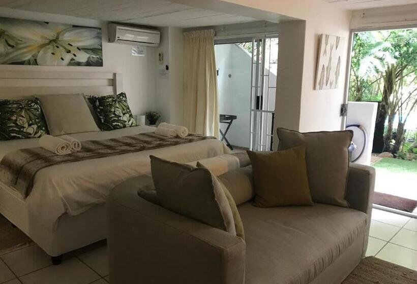스탠다드 스튜디오 킹침대, Beach Forest Lodge