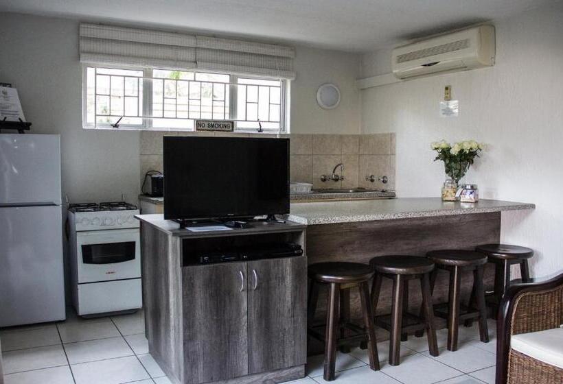 Family flat with balcony, Beach Forest Lodge