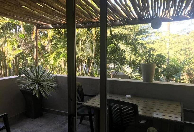 Family flat with balcony, Beach Forest Lodge