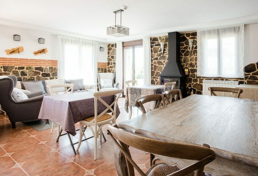 Дом 1 Спальня, Casa Rural Pico De Los Haces