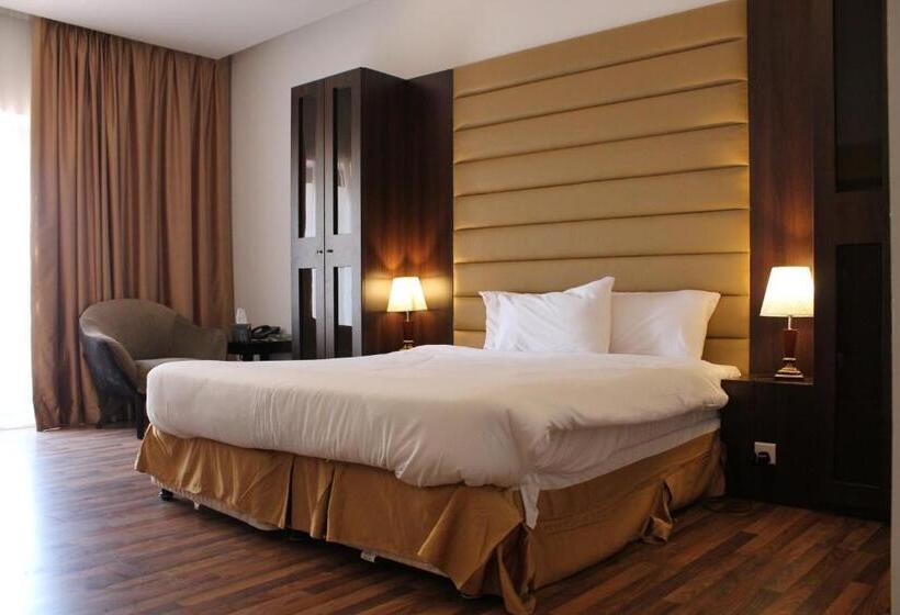 Номер Executive Кровать Кинг, Golden Tulip Al Khobar Suites