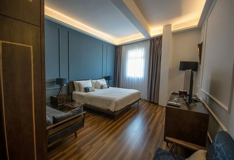 اتاق لوکس با چشم‌انداز شهر, Danang Boutique