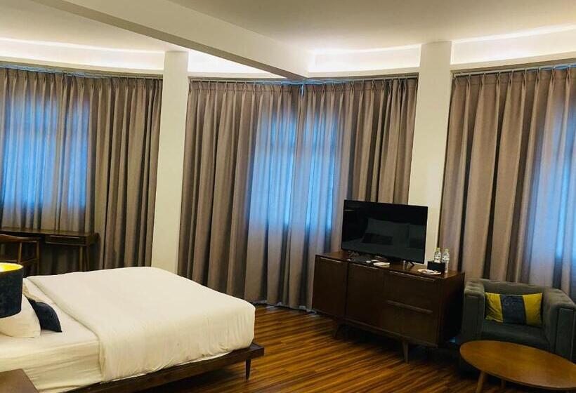 اتاق لوکس با چشم‌انداز شهر, Danang Boutique
