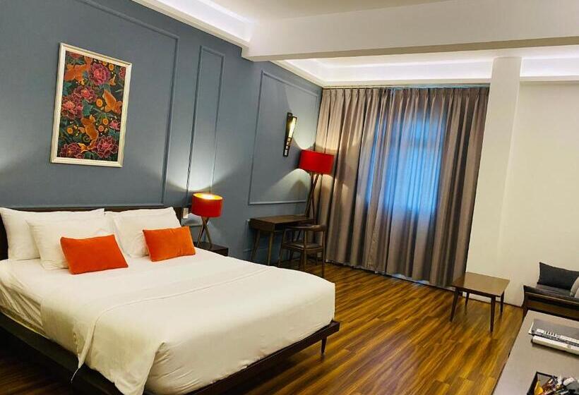 اتاق لوکس با چشم‌انداز شهر, Danang Boutique