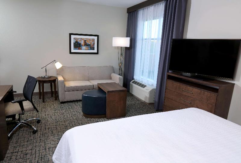 带大床的标准工作室, Homewood Suites By Hilton West Fargo Sanford Medical Center