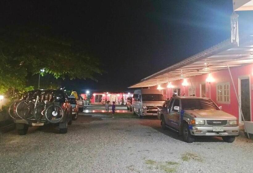 اتاق استاندارد سه نفره, Saan Rak Resort