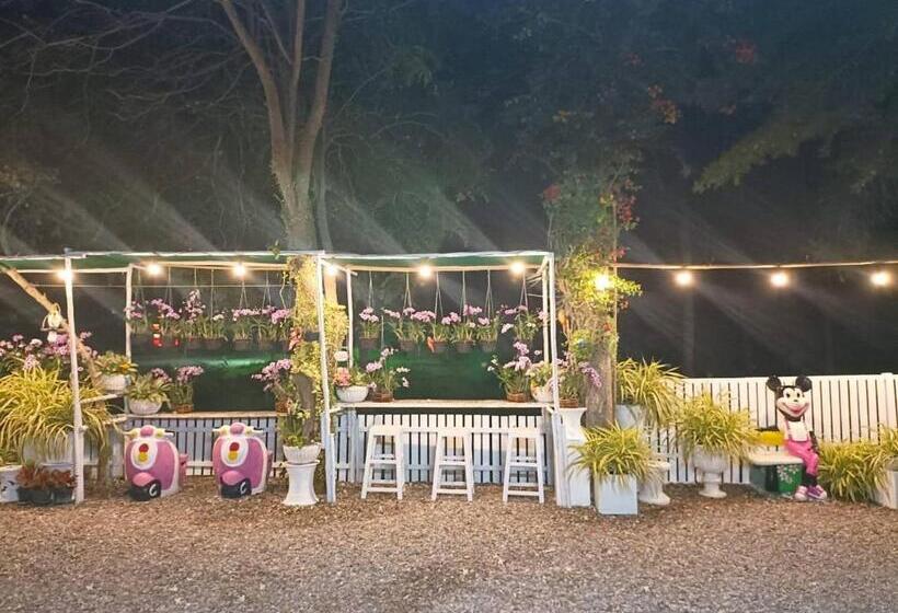 اتاق لوکس, Saan Rak Resort