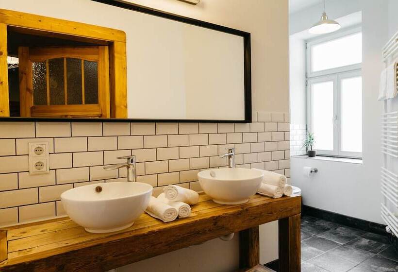 Кровать в Общей Комнате, Hostel Multitude