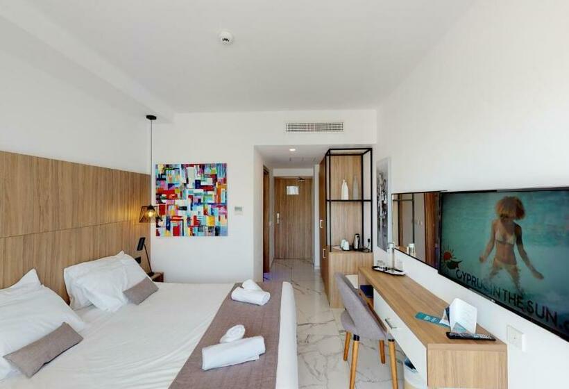 Номер Стандарт Внутренний, The Blue Ivy Hotel & Suites