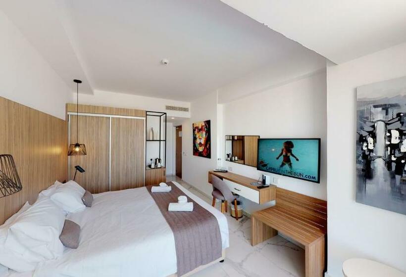 Номер Superior Вид на Море, The Blue Ivy Hotel & Suites