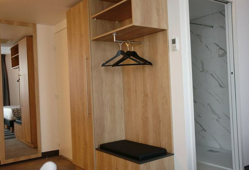 Номер Стандарт, Brit Hotel Confort Loches