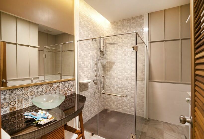 اتاق لوکس, Baan Rim Ao