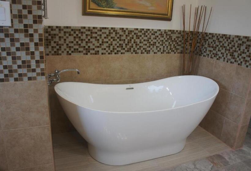 Люкс Повышенной Комфортности, Casa Donna Rosa B&b