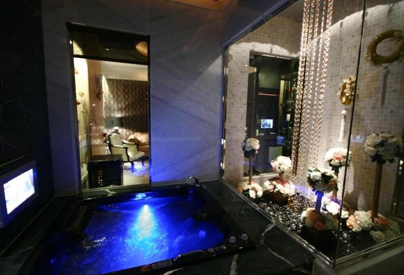 اتاق لوکس, The Yorker Deluxe Motel