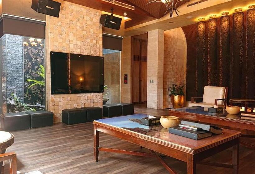 اتاق لوکس خانوادگی, The Yorker Deluxe Motel