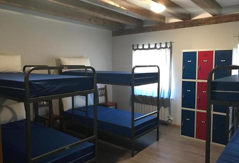 Кровать в Общей Комнате, Albergue Orion