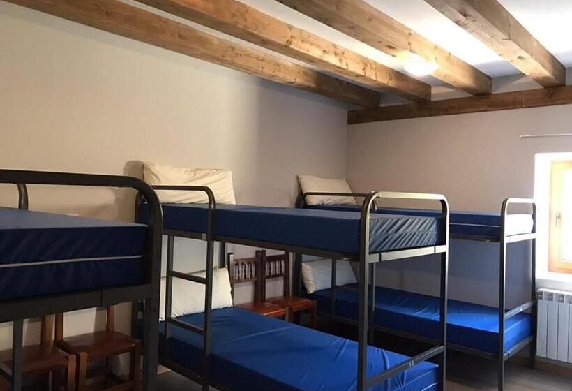 Кровать в Общей Комнате, Albergue Orion