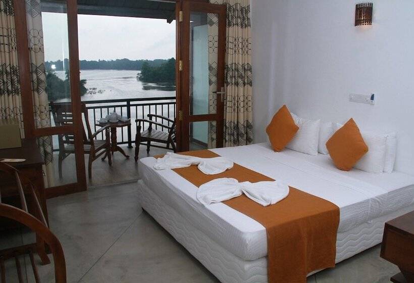 اتاق لوکس سه تخته, Sanu Lagoon Resort & Spa