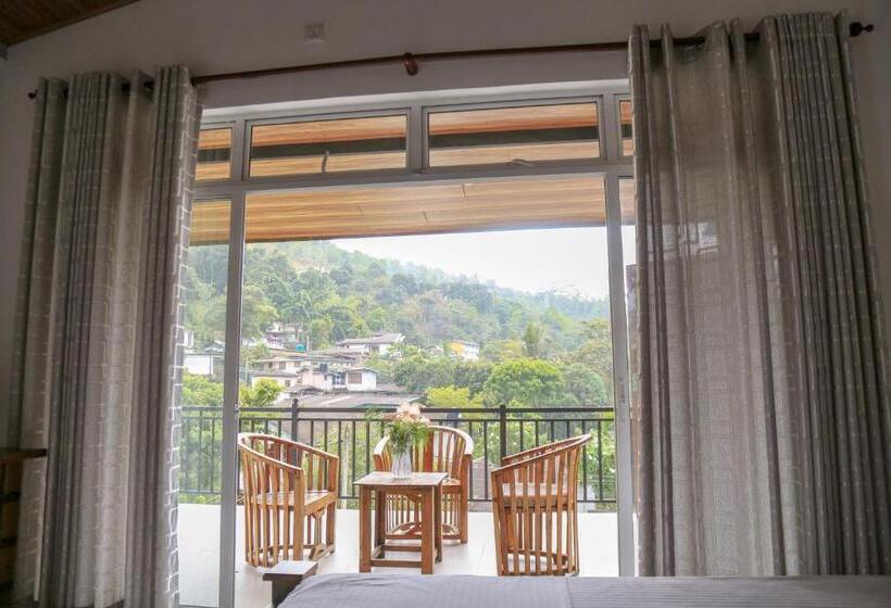 اتاق استاندارد چهارنفره با بالکن, Villa Dasuni