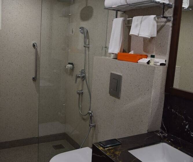 Номер Премиум, Howard Johnson By Wyndham Kolkata Airport