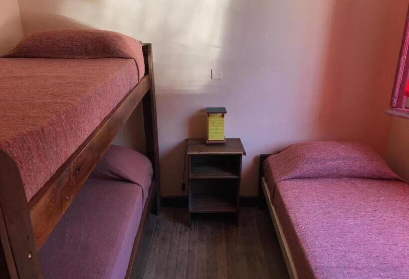 Номер Стандарт Трехместный, Hostel Casagrande   Adults Only