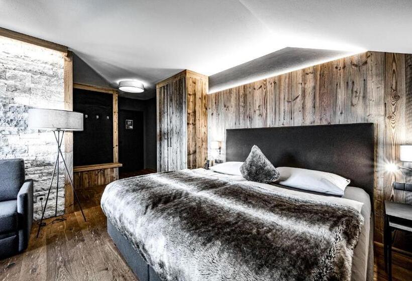 발코니가 있는 프리미엄 룸, Almmonte Sensum Suites Boutique