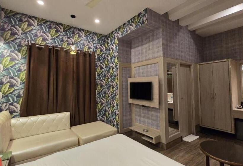 Номер Deluxe, Gopinath The Grand
