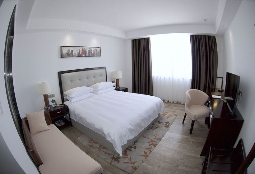 Chambre Supérieure, Atlantic Lumley