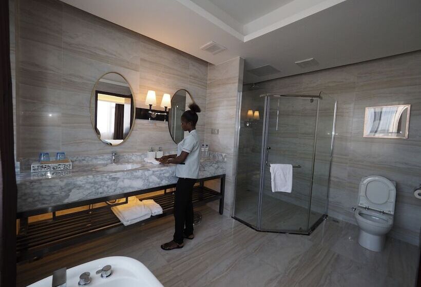 Suite Deluxe, Atlantic Lumley