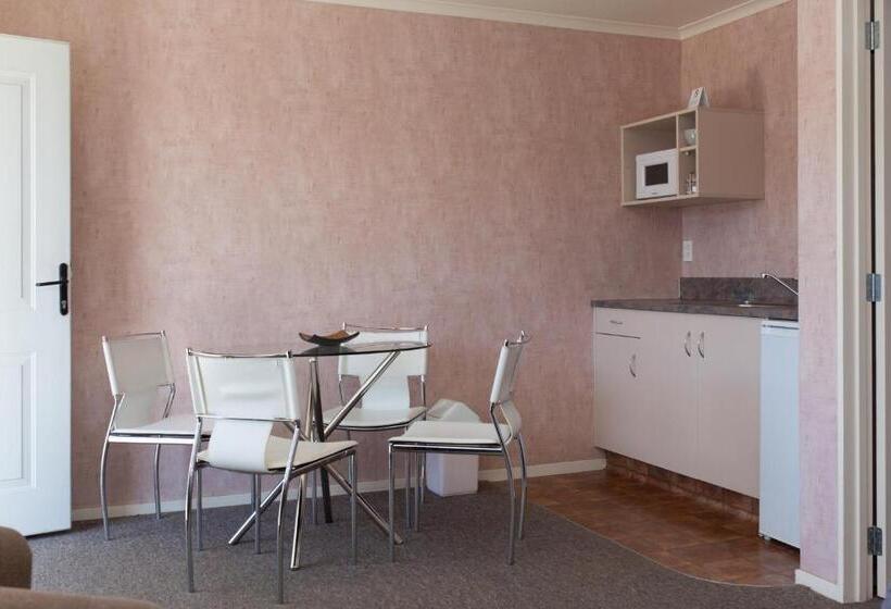 Семейный Номер, Motel Te Kuiti